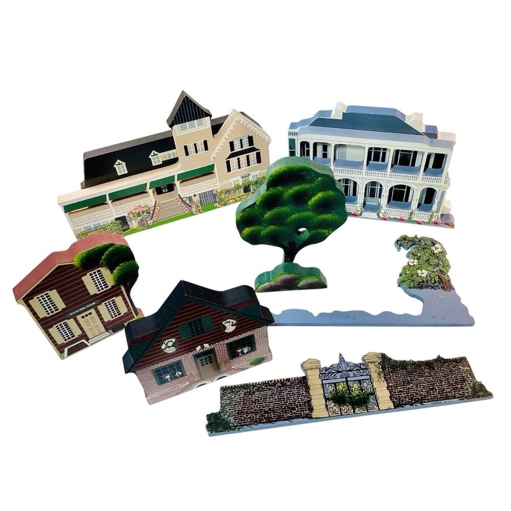 Sheila’s Victorian Village Homes Shelf Sitters Collectibles Lot Of 6